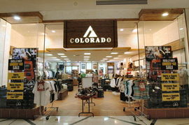 品牌服饰陈列 零售图库中的视觉营销艺术