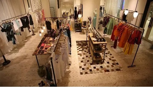 服装店陈列与色彩竟然如此重要！服装服饰零售的艺术与科学